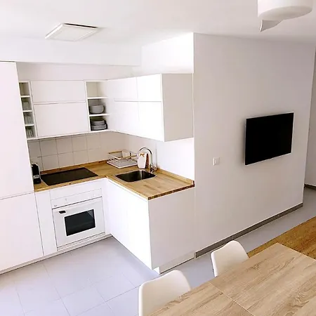 Precioso Reformado En 1ra Linea De Mar Sin Vistas *